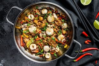 Wok Fruits De Mer Légumes