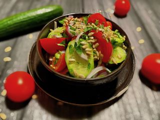 კიტრი პომიდვრის სალათი