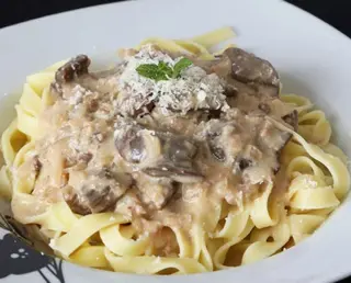 Pasta De Setas Y Ternera