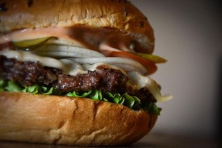 Ftrucburger sa sirom