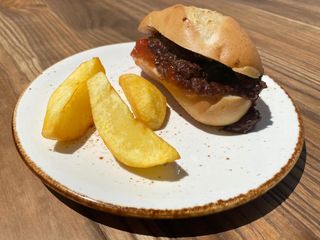 Tapa Morcilla Caldera y Confitura Tomate