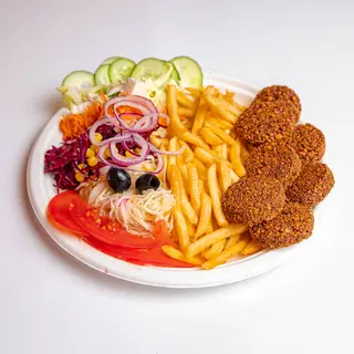 Falafel na talerzu