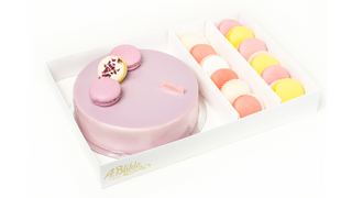 Box Cateringowy - Tort jogurtowy + 12 makaroników