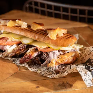  EMPINGAO , El autentico Sándwich Cubano 
