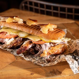  EMPINGAO , El autentico Sándwich Cubano 