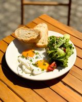 სანი საიდ აფი Sunny side up eggs
