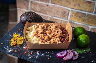 Порция с крехко свинско на туч (400г)