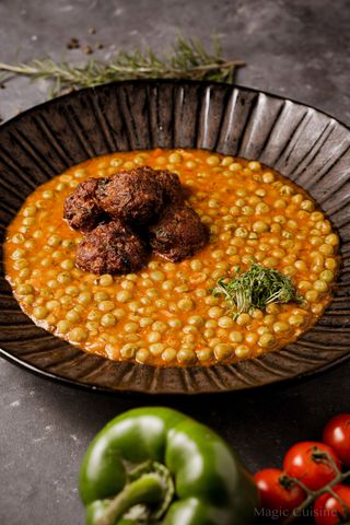 Mâncare de mazăre cu chiftele