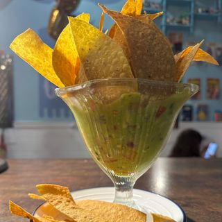 Guacamole con Nachitos