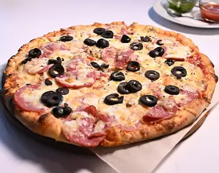 Піца Кватро Стацені