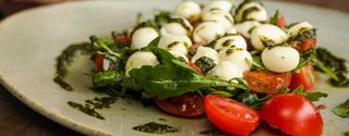 Помидоры с рукколой и моцареллой/ Roșii cu rucola si mozzarella