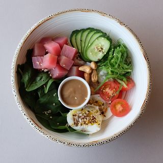 Боул з тунцем