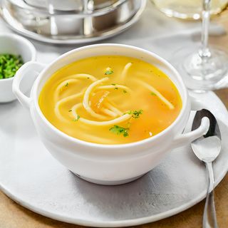 Supa de pui cu taitei