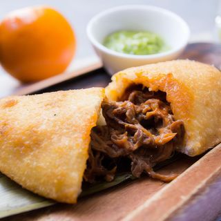 Empanada De Carne Mechada De Ternera
