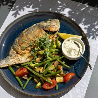 Дорадо з овочами та стручковою квасолею (430/40 г) 