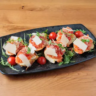 Bruschette sa njeguškom pršutom