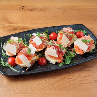 Bruschette sa njeguškom pršutom