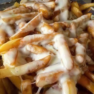 Patatas Fritas Con Queso Mozerralla Gratinado 