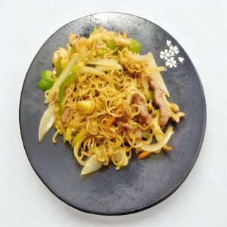 Fideos Fritos Con Tres Delicias