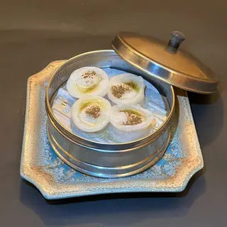 18- Empanadillas De Pollo Con Trufa Al Vapor (4 Uds.)