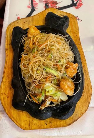 Spaghetti di riso con gamberi