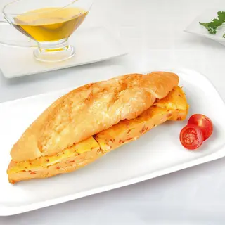 Bocadillo De Tortilla Con Chorizo