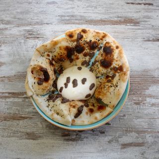 BURRATA CON FOCACCIA