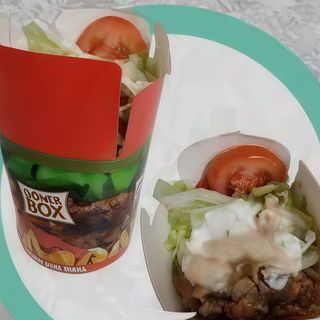 Una durum , un box (patata, carne) i una lata 33cl refresco