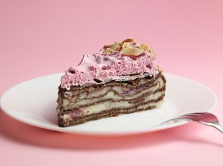 Торт Наполеон Вишневий шматочок