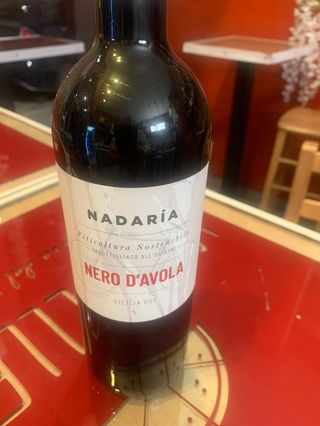 vino rosso Nero D'Avola