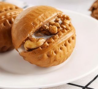 P05, Panino alle noci - 2 pezzi 核桃包