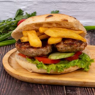 Сандвич Свински кюфтета 