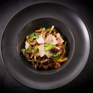 Талятели с телешко и манатарки