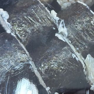 102A-Futomaki De Mango Y Queso