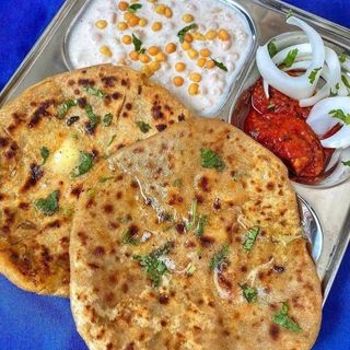 Aloo Paratha Thali