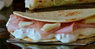 Piadina al prosciutto cotto e salsa rosa