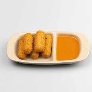 Sticks de queijo com molho francesinha