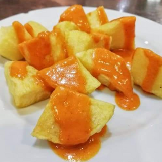Ración De Patatas Bravas