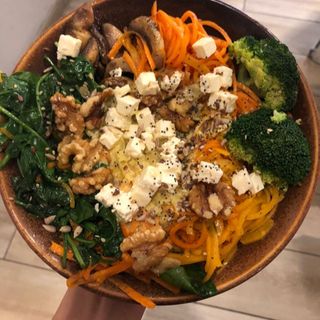 Orange Betacaroteno Noodles Bowl