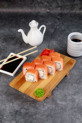 Роллы "Филадельфия с угрем"