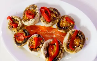 Champiñones Rellenos Con Almogrote (Ración)