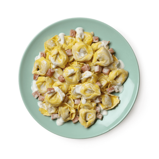 Tortellini panna e prosciutto