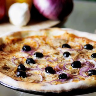 Pizza Tonno (30 Cm.)