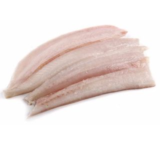 Gallo Nacional de  (750 gr) cortado a filetes.