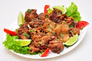 Frango à Passarinho menu