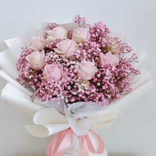 Bouquet  Gypsophile  rose 44