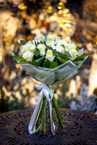 Buchet 15 trandafiri albi