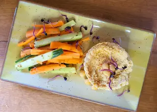 Hummus cu bastonase de cruditati - fara gluten, vegan / de post