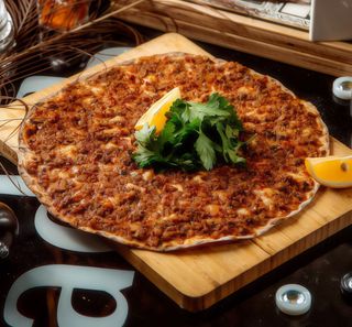 Pide de carne (34 cm.)