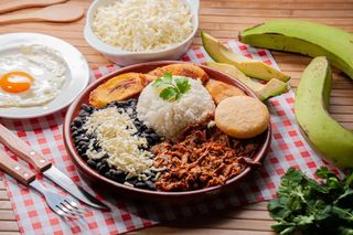 Plato de Pabellón Criollo